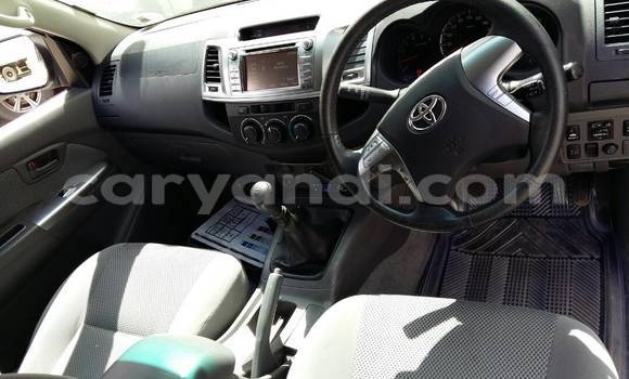 Acheter Occasion Voiture Toyota Hilux Blanc à Lusaka, Zambie Acheter Occasion Voiture Toyota Hilux Blanc à Lusaka, Zambie