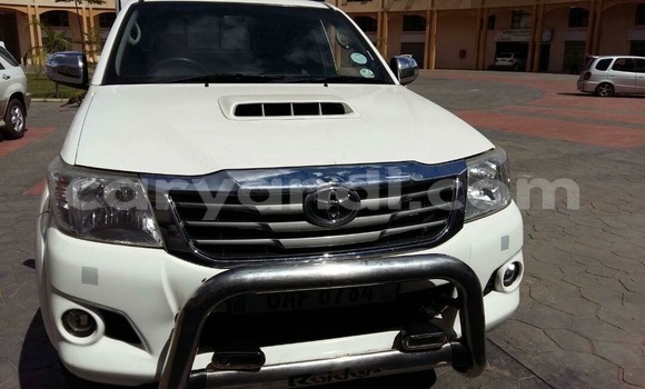 Buy Used Toyota Hilux White Car in Lusaka in Zambia Buy Used Toyota Hilux White Car in Lusaka in Zambia
