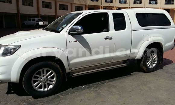 Acheter Occasion Voiture Toyota Hilux Blanc à Lusaka, Zambie Acheter Occasion Voiture Toyota Hilux Blanc à Lusaka, Zambie