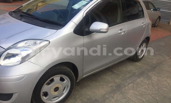 Acheter Occasion Voiture Toyota Vitz Gris à Lusaka, Zambie Acheter Occasion Voiture Toyota Vitz Gris à Lusaka, Zambie