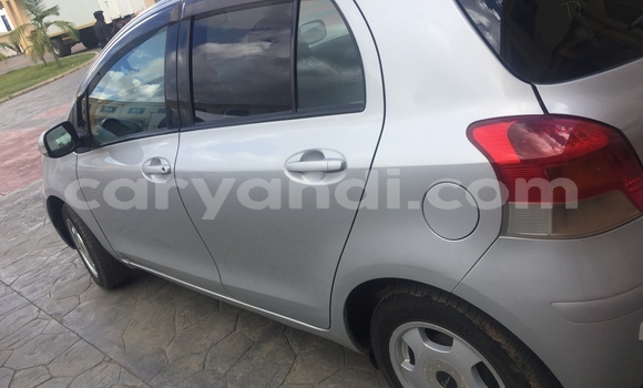 Acheter Occasion Voiture Toyota Vitz Gris à Lusaka, Zambie Acheter Occasion Voiture Toyota Vitz Gris à Lusaka, Zambie