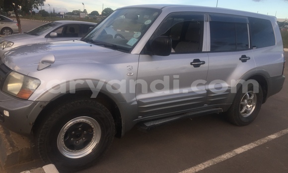 Acheter Occasion Voiture Mitsubishi Pajero Gris à Lusaka, Zambie Acheter Occasion Voiture Mitsubishi Pajero Gris à Lusaka, Zambie
