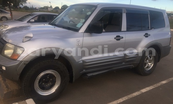 Acheter Occasion Voiture Mitsubishi Pajero Gris à Lusaka, Zambie Acheter Occasion Voiture Mitsubishi Pajero Gris à Lusaka, Zambie