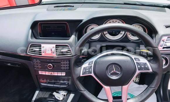 Buy Used Mercedes‒Benz E–Class White Car in Livingstone in Zambia Buy Used Mercedes‒Benz E–Class White Car in Livingstone in Zambia