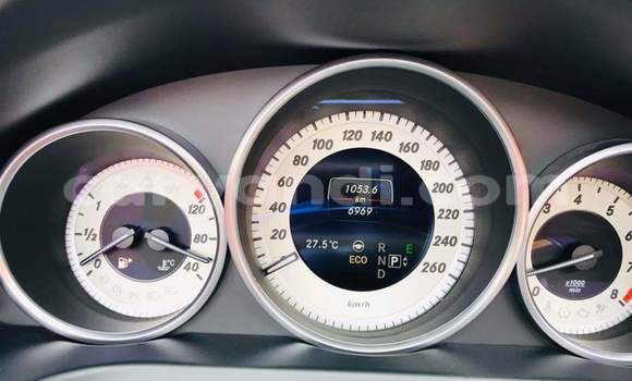 Buy Used Mercedes‒Benz E–Class White Car in Livingstone in Zambia Buy Used Mercedes‒Benz E–Class White Car in Livingstone in Zambia