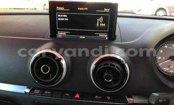 Acheter Occasion Voiture Audi RS3 Rouge à Livingstone, Zambie Acheter Occasion Voiture Audi RS3 Rouge à Livingstone, Zambie