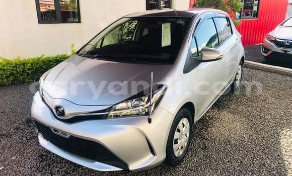 Acheter Occasion Voiture Toyota Vitz Gris à Lusaka, Zambie Acheter Occasion Voiture Toyota Vitz Gris à Lusaka, Zambie