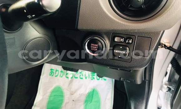 Acheter Occasion Voiture Toyota Vitz Gris à Lusaka, Zambie Acheter Occasion Voiture Toyota Vitz Gris à Lusaka, Zambie