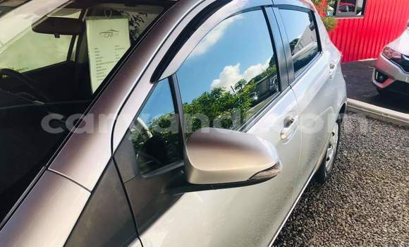 Acheter Occasion Voiture Toyota Vitz Gris à Lusaka, Zambie Acheter Occasion Voiture Toyota Vitz Gris à Lusaka, Zambie