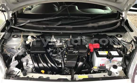 Acheter Occasion Voiture Nissan March Gris à Livingstone, Zambie Acheter Occasion Voiture Nissan March Gris à Livingstone, Zambie