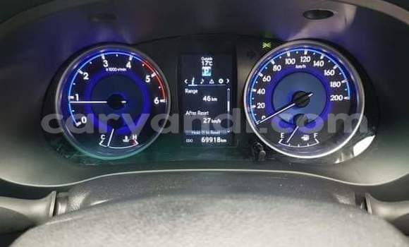 Acheter Occasion Voiture Toyota Hilux Blanc à Lusaka, Zambie Acheter Occasion Voiture Toyota Hilux Blanc à Lusaka, Zambie