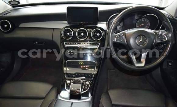 Nunua Ilio tumika Mercedes‒Benz C–Class Nyeupe Gari ndani ya Lusaka nchini Zambia Nunua Ilio tumika Mercedes‒Benz C–Class Nyeupe Gari ndani ya Lusaka nchini Zambia