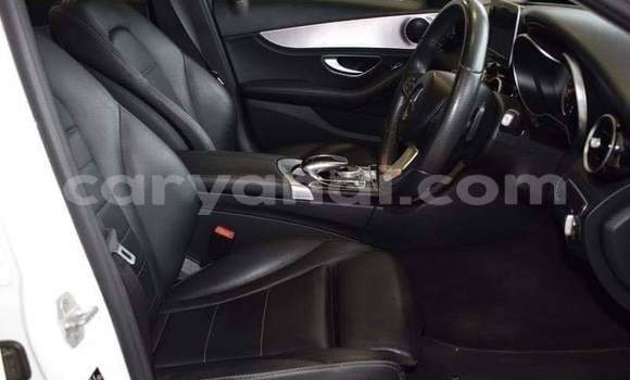 Nunua Ilio tumika Mercedes‒Benz C–Class Nyeupe Gari ndani ya Lusaka nchini Zambia Nunua Ilio tumika Mercedes‒Benz C–Class Nyeupe Gari ndani ya Lusaka nchini Zambia