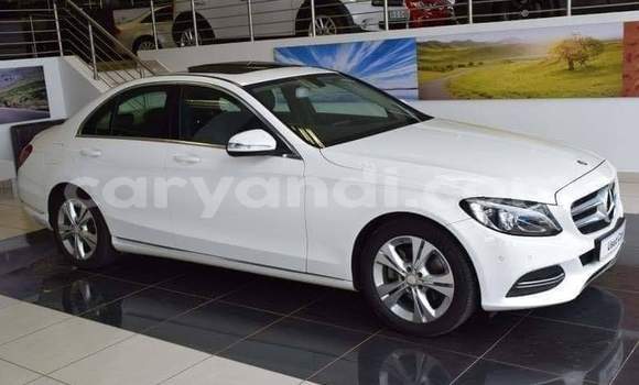Nunua Ilio tumika Mercedes‒Benz C–Class Nyeupe Gari ndani ya Lusaka nchini Zambia Nunua Ilio tumika Mercedes‒Benz C–Class Nyeupe Gari ndani ya Lusaka nchini Zambia
