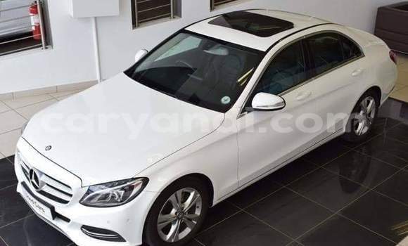 Nunua Ilio tumika Mercedes‒Benz C–Class Nyeupe Gari ndani ya Lusaka nchini Zambia Nunua Ilio tumika Mercedes‒Benz C–Class Nyeupe Gari ndani ya Lusaka nchini Zambia