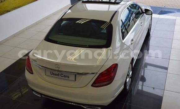 Nunua Ilio tumika Mercedes‒Benz C–Class Nyeupe Gari ndani ya Lusaka nchini Zambia Nunua Ilio tumika Mercedes‒Benz C–Class Nyeupe Gari ndani ya Lusaka nchini Zambia