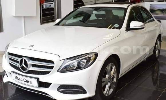 Nunua Ilio tumika Mercedes‒Benz C–Class Nyeupe Gari ndani ya Lusaka nchini Zambia Nunua Ilio tumika Mercedes‒Benz C–Class Nyeupe Gari ndani ya Lusaka nchini Zambia