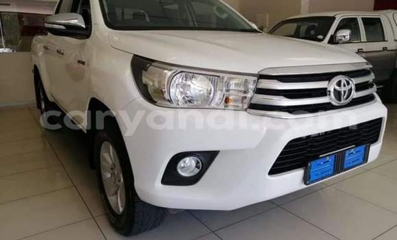 Buy Used Toyota Hilux White Car in Livingstone in Zambia Buy Used Toyota Hilux White Car in Livingstone in Zambia