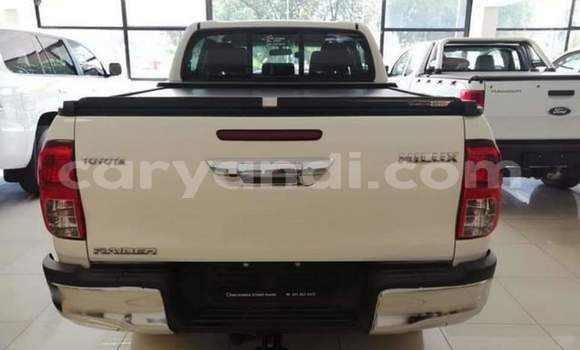 Buy Used Toyota Hilux White Car in Livingstone in Zambia Buy Used Toyota Hilux White Car in Livingstone in Zambia