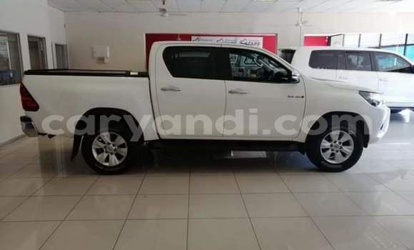 Buy Used Toyota Hilux White Car in Livingstone in Zambia Buy Used Toyota Hilux White Car in Livingstone in Zambia