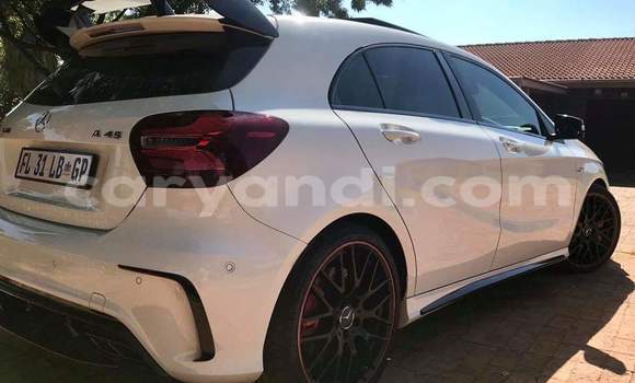 Acheter Occasion Voiture Mercedes‒Benz A-klasse AMG Blanc à Lusaka, Zambie Acheter Occasion Voiture Mercedes‒Benz A-klasse AMG Blanc à Lusaka, Zambie