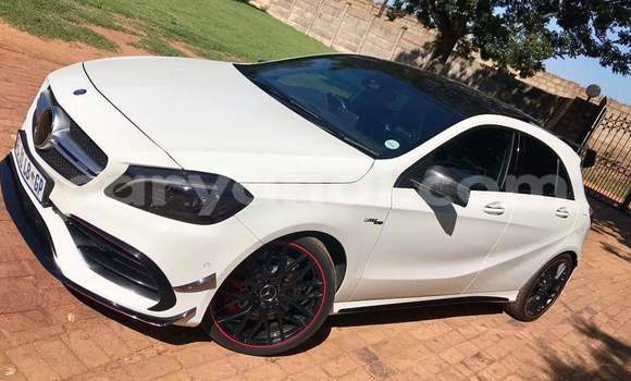 Acheter Occasion Voiture Mercedes‒Benz A-klasse AMG Blanc à Lusaka, Zambie Acheter Occasion Voiture Mercedes‒Benz A-klasse AMG Blanc à Lusaka, Zambie