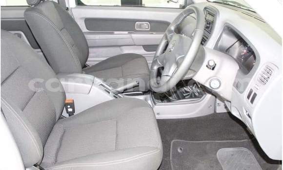 Nunua Ilio tumika Nissan NP 300 Nyeupe Gari ndani ya Lusaka nchini Zambia Nunua Ilio tumika Nissan NP 300 Nyeupe Gari ndani ya Lusaka nchini Zambia