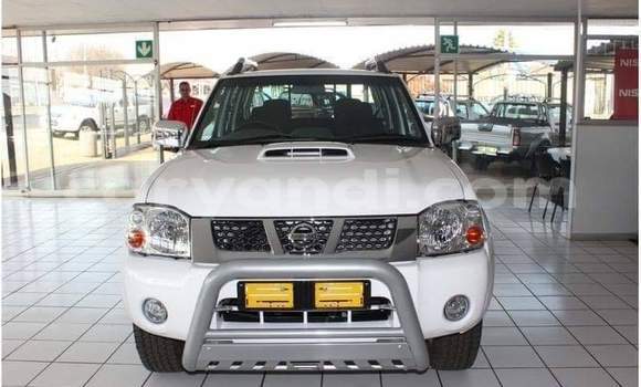 Nunua Ilio tumika Nissan NP 300 Nyeupe Gari ndani ya Lusaka nchini Zambia Nunua Ilio tumika Nissan NP 300 Nyeupe Gari ndani ya Lusaka nchini Zambia