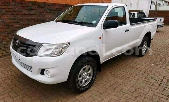 Buy Used Toyota Hilux White Car in Livingstone in Zambia Buy Used Toyota Hilux White Car in Livingstone in Zambia