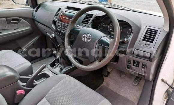 Buy Used Toyota Hilux White Car in Livingstone in Zambia Buy Used Toyota Hilux White Car in Livingstone in Zambia