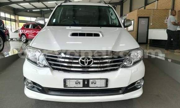 Acheter Occasion Voiture Toyota Fortuner Blanc à Livingstone, Zambie Acheter Occasion Voiture Toyota Fortuner Blanc à Livingstone, Zambie