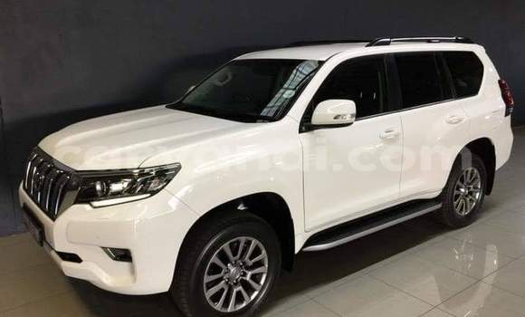 Acheter Occasion Voiture Toyota Land Cruiser Prado Blanc à Lusaka, Zambie Acheter Occasion Voiture Toyota Land Cruiser Prado Blanc à Lusaka, Zambie