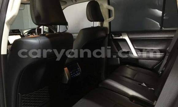 Acheter Occasion Voiture Toyota Land Cruiser Prado Blanc à Lusaka, Zambie Acheter Occasion Voiture Toyota Land Cruiser Prado Blanc à Lusaka, Zambie