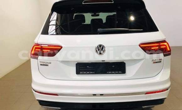 Buy Used Volkswagen Tiguan White Car in Livingstone in Zambia Buy Used Volkswagen Tiguan White Car in Livingstone in Zambia