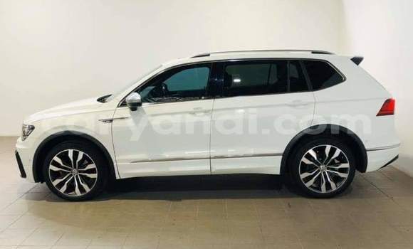 Buy Used Volkswagen Tiguan White Car in Livingstone in Zambia Buy Used Volkswagen Tiguan White Car in Livingstone in Zambia