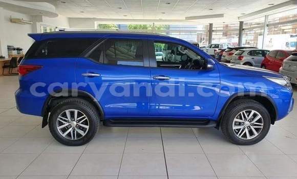 Acheter Occasion Voiture Toyota Fortuner Bleu à Livingstone, Zambie Acheter Occasion Voiture Toyota Fortuner Bleu à Livingstone, Zambie