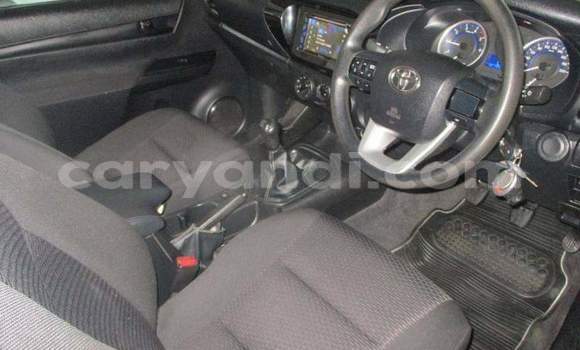 Acheter Occasion Voiture Toyota Hilux Blanc à Livingstone, Zambie Acheter Occasion Voiture Toyota Hilux Blanc à Livingstone, Zambie