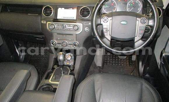 Acheter Occasion Voiture Land Rover Discovery Blanc à Livingstone, Zambie Acheter Occasion Voiture Land Rover Discovery Blanc à Livingstone, Zambie