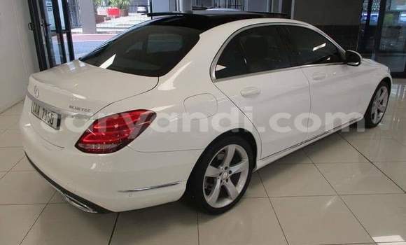 Acheter Occasion Voiture Mercedes‒Benz B-klasse Blanc à Lusaka, Zambie Acheter Occasion Voiture Mercedes‒Benz B-klasse Blanc à Lusaka, Zambie
