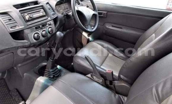 Buy Used Toyota Hilux Silver Car in Livingstone in Zambia Buy Used Toyota Hilux Silver Car in Livingstone in Zambia