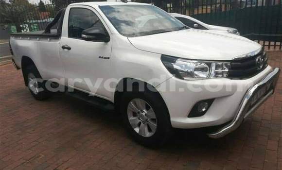 Buy Used Toyota Hilux White Car in Livingstone in Zambia Buy Used Toyota Hilux White Car in Livingstone in Zambia