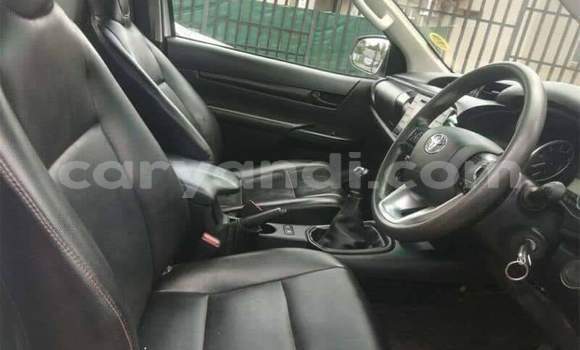 Buy Used Toyota Hilux White Car in Livingstone in Zambia Buy Used Toyota Hilux White Car in Livingstone in Zambia