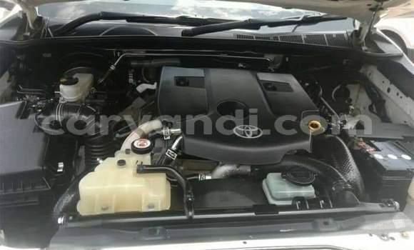 Buy Used Toyota Hilux White Car in Livingstone in Zambia Buy Used Toyota Hilux White Car in Livingstone in Zambia