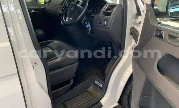 Buy Used Volkswagen Caravelle White Car in Livingstone in Zambia Buy Used Volkswagen Caravelle White Car in Livingstone in Zambia