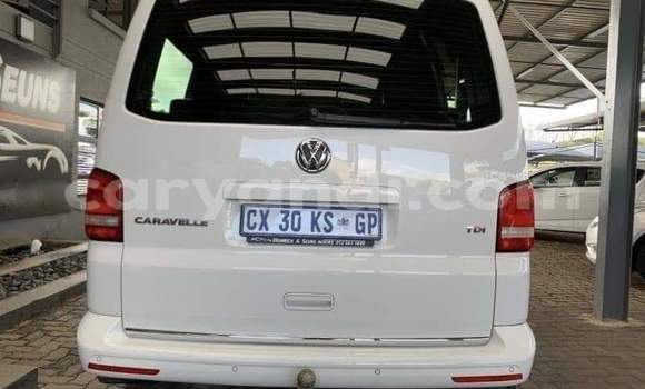 Buy Used Volkswagen Caravelle White Car in Livingstone in Zambia Buy Used Volkswagen Caravelle White Car in Livingstone in Zambia