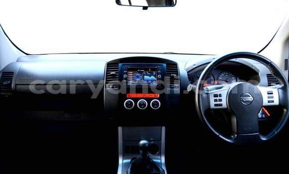 Nunua Ilio tumika Nissan Navara Nyeupe Gari ndani ya Livingstone nchini Zambia Nunua Ilio tumika Nissan Navara Nyeupe Gari ndani ya Livingstone nchini Zambia