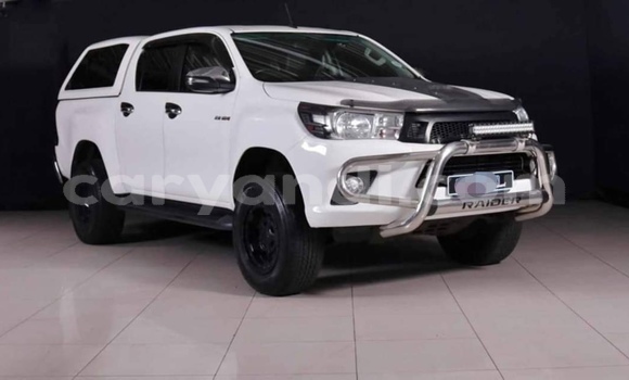 Acheter Occasion Voiture Toyota Hilux Blanc à Livingstone, Zambie Acheter Occasion Voiture Toyota Hilux Blanc à Livingstone, Zambie
