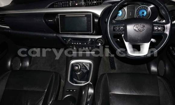 Acheter Occasion Voiture Toyota Hilux Blanc à Livingstone, Zambie Acheter Occasion Voiture Toyota Hilux Blanc à Livingstone, Zambie