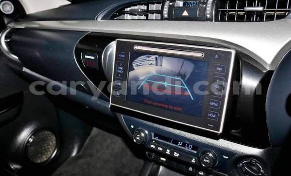 Acheter Occasion Voiture Toyota Hilux Blanc à Livingstone, Zambie Acheter Occasion Voiture Toyota Hilux Blanc à Livingstone, Zambie