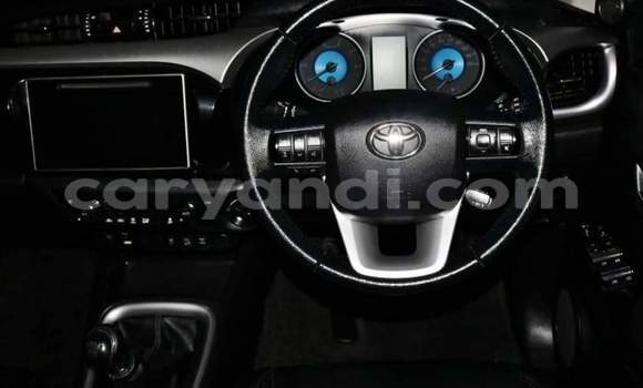 Acheter Occasion Voiture Toyota Hilux Blanc à Livingstone, Zambie Acheter Occasion Voiture Toyota Hilux Blanc à Livingstone, Zambie